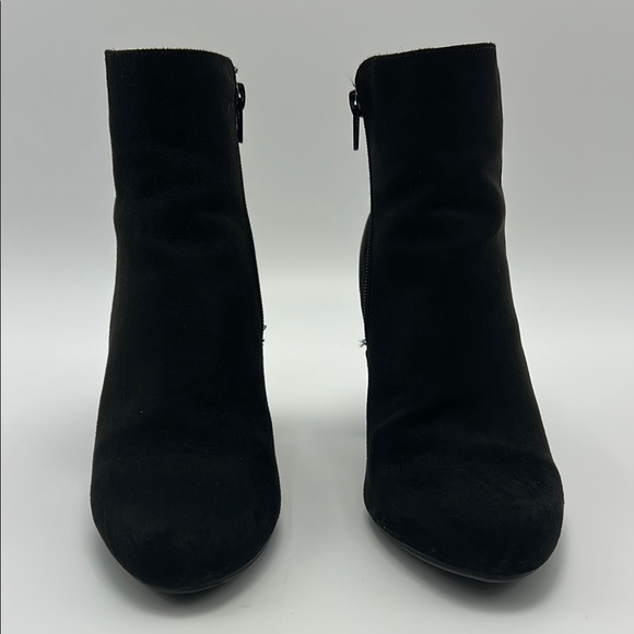 BAMBOO Faux Suede Ankle Boots Women's 9 Black Chunky Heel Booties Zip Almond Toe - Picture 2 of 16